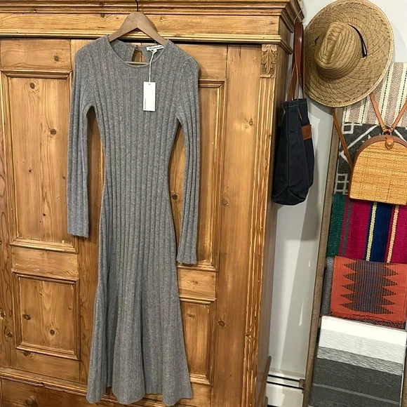 Reformation Evan Cashmere Dress - Picture 3 of 8